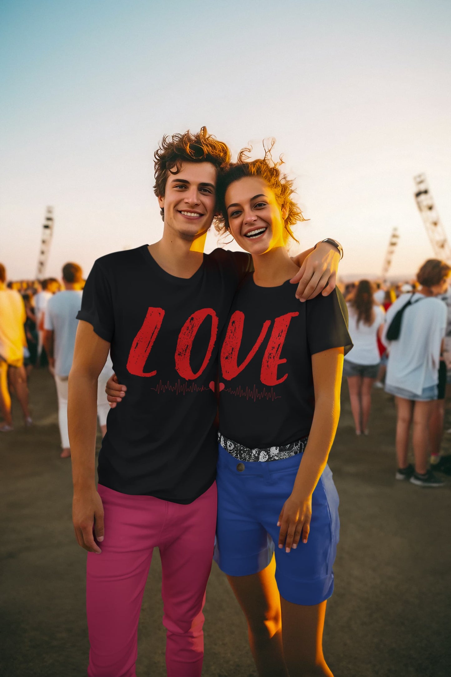 LOVE - Valentines Day Couple Round Neck T-Shirt Black