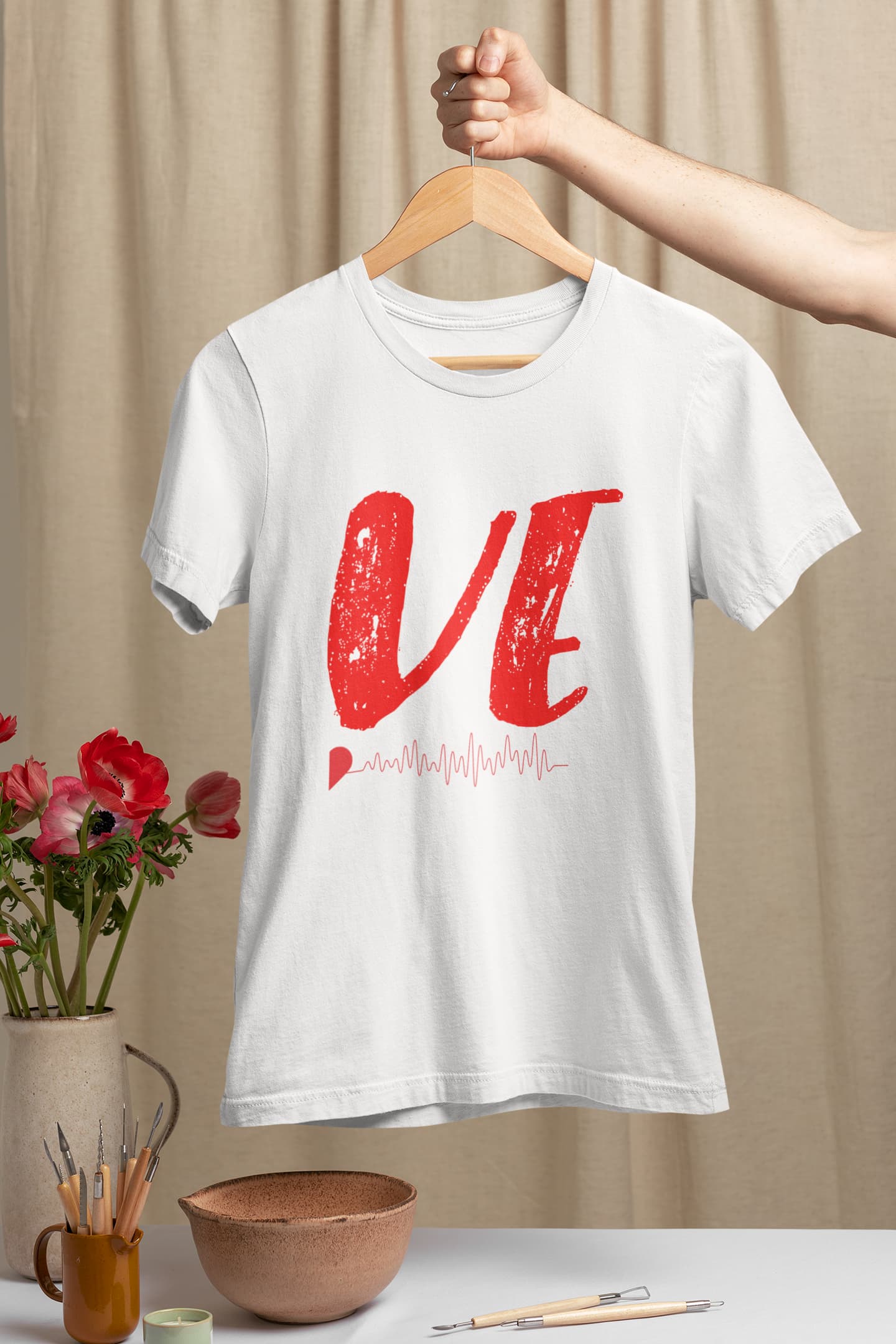 LOVE - Valentines Day Couple Round Neck T-Shirt White